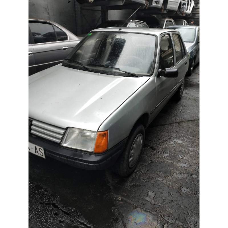 PEUGEOT 205 BERLINA
