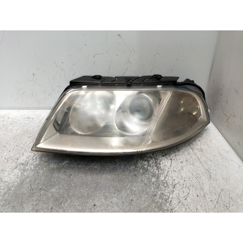 Recambio de faro izquierdo para volkswagen passat variant (3b6) v6 tdi executive referencia OEM IAM   