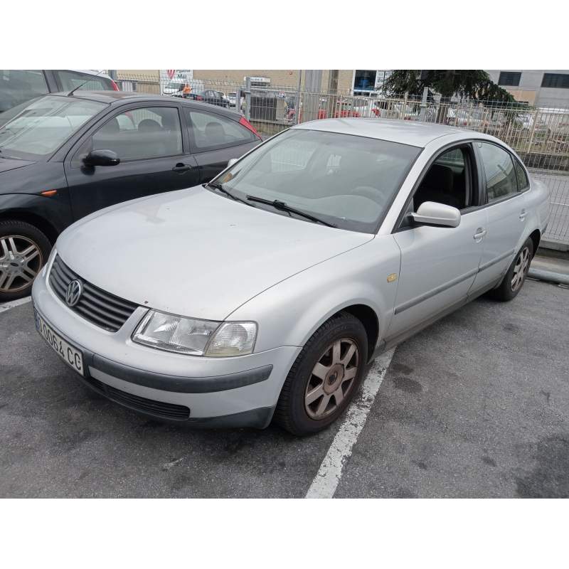 VOLKSWAGEN PASSAT BERLINA (3B2)