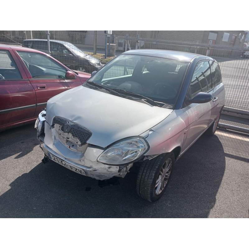 LANCIA YPSILON (101)