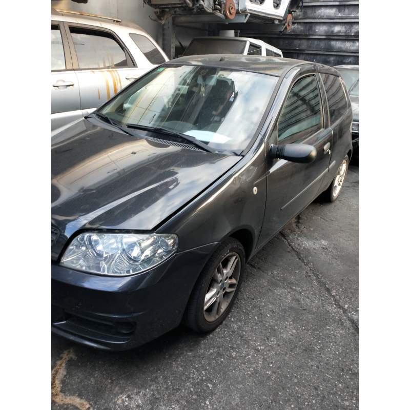 FIAT PUNTO BERLINA (188)