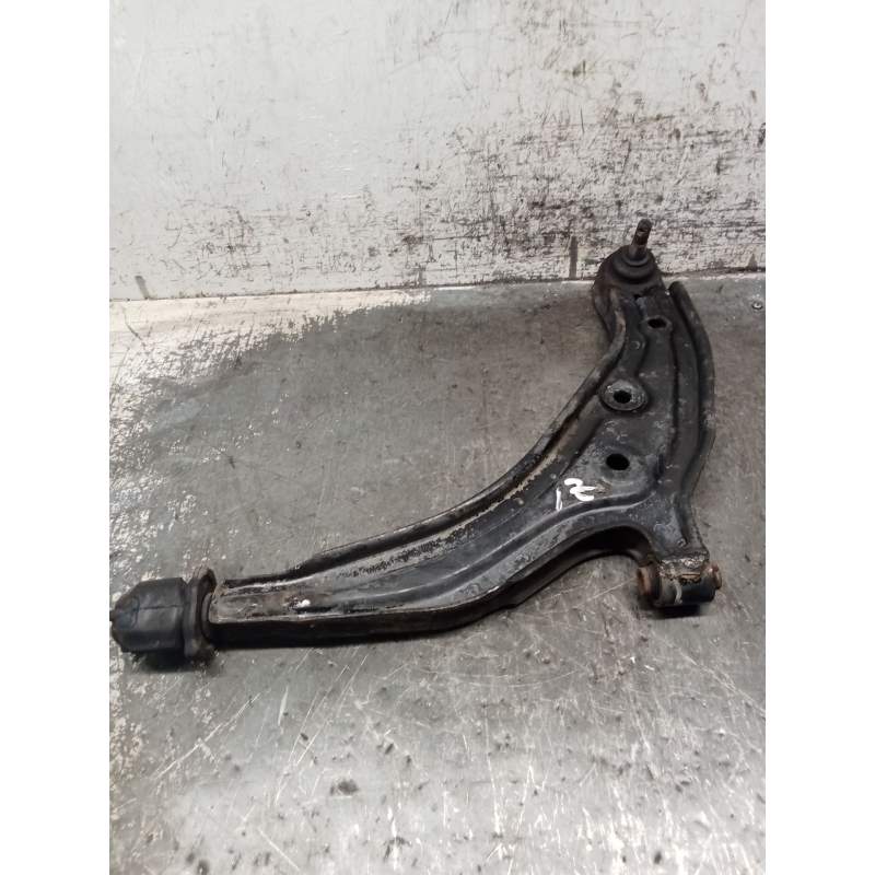 Recambio de brazo suspension inferior delantero izquierdo para nissan micra ii (k11) 1.0 i 16v referencia OEM IAM   