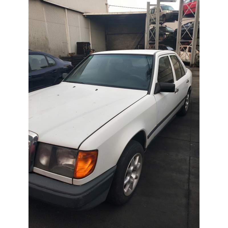 MERCEDES-BENZ CLASE E (W124) BERLINA
