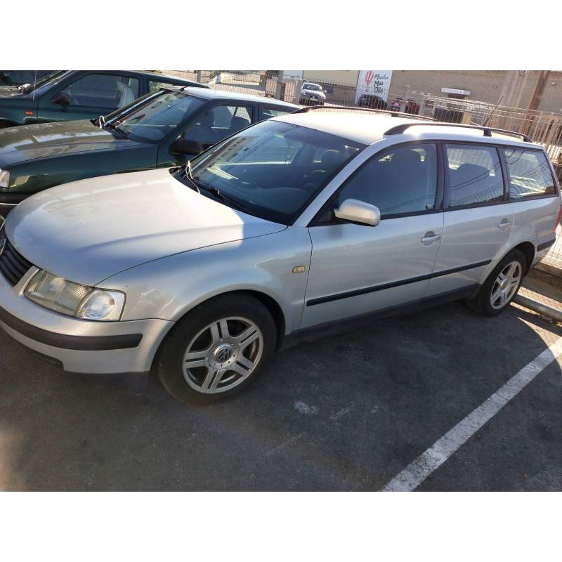 VOLKSWAGEN PASSAT VARIANT (3B5)