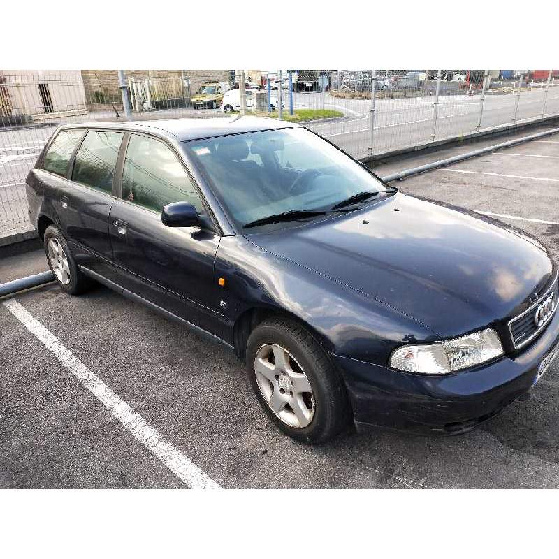 AUDI A4 AVANT (B5)