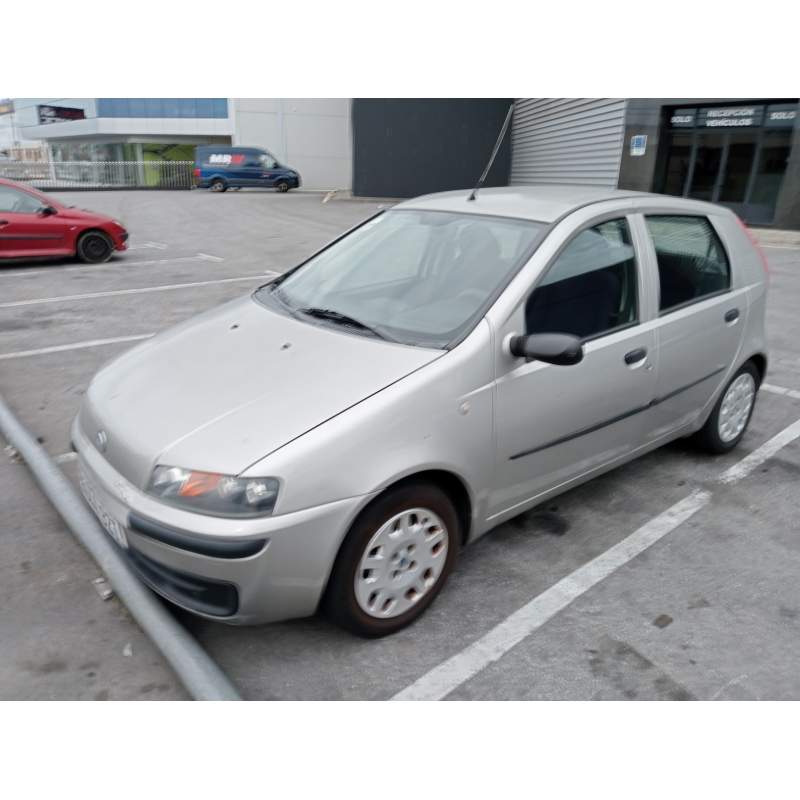 FIAT PUNTO BERLINA (188)