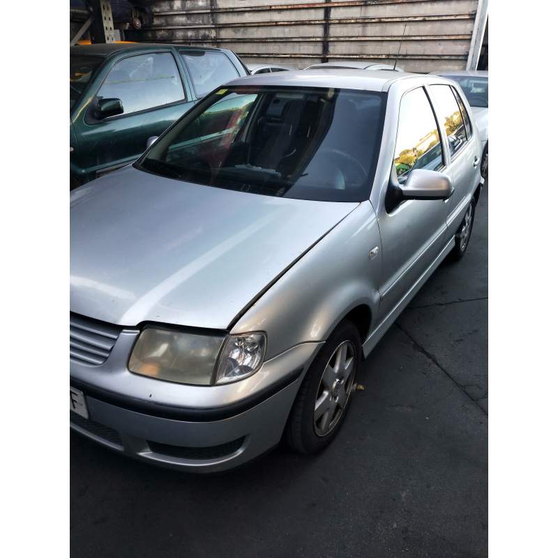 VOLKSWAGEN POLO BERLINA (6N2)