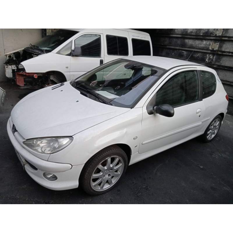 PEUGEOT 206 BERLINA