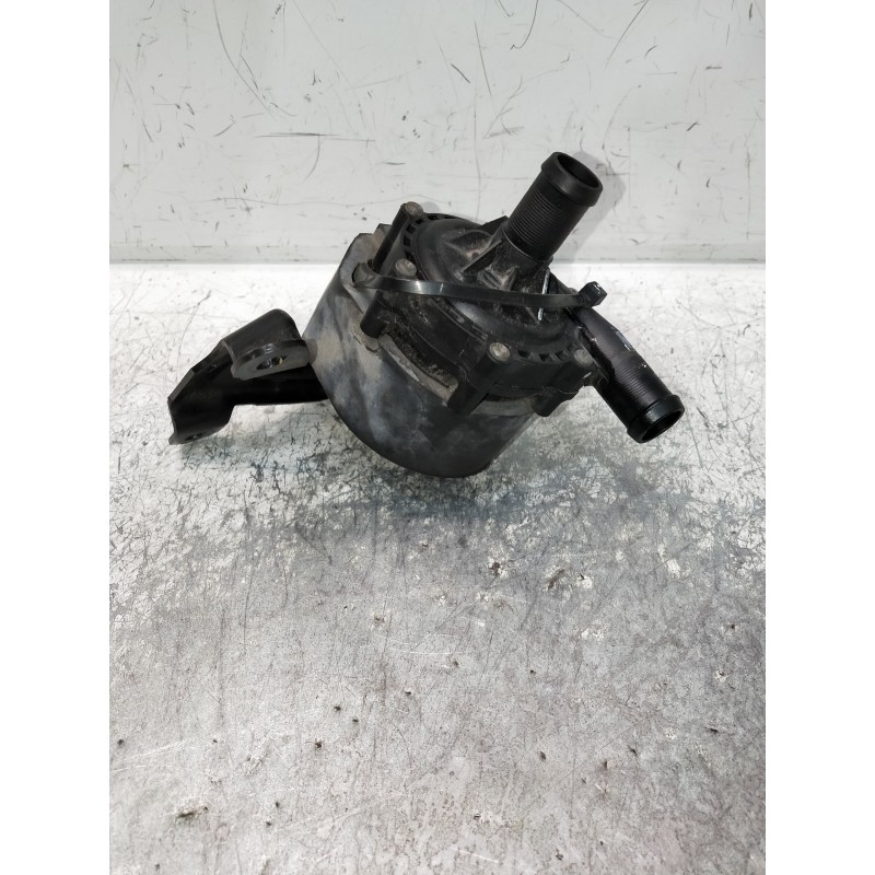 Recambio de bomba agua para renault zoe limited referencia OEM IAM 144B03731R  