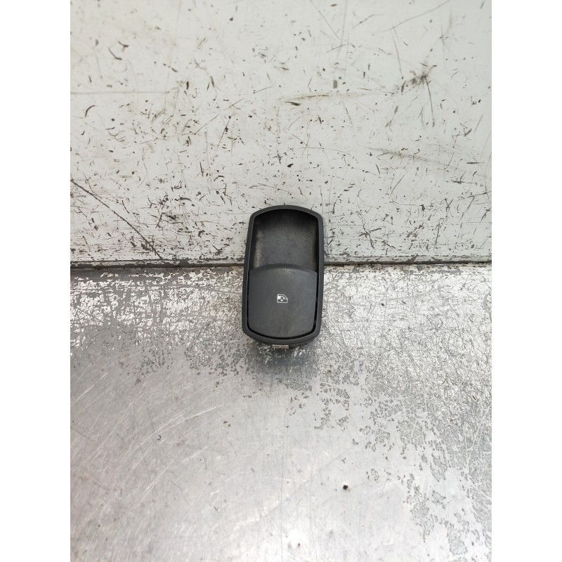 Recambio de mando elevalunas delantero derecho para opel corsa d essentia referencia OEM IAM 13189333RW  