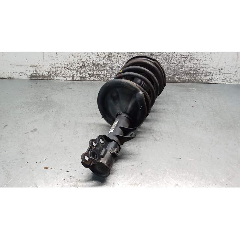 Recambio de amortiguador delantero izquierdo para kia magentis ii (mg) 2.0 crdi referencia OEM IAM   06