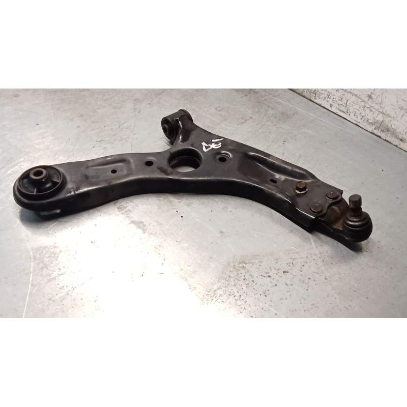 Recambio de brazo suspension inferior delantero derecho para kia carens iv 1.7 crdi referencia OEM IAM   13