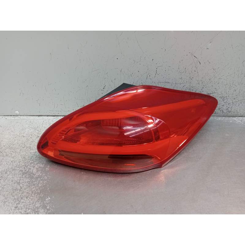 Recambio de piloto trasero derecho para kia cee´d (jd) 1.6 gdi referencia OEM IAM 92402A27  