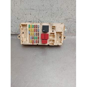 CAJA RELES / FUSIBLES 60686059 280806 2006