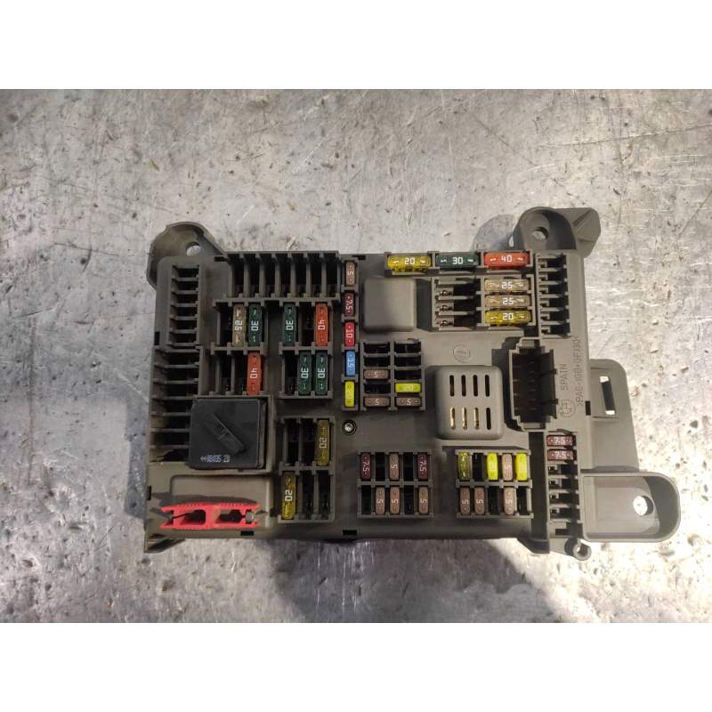 Recambio de caja reles / fusibles para bmw x6 (e71) 3.5d referencia OEM IAM 518954020A 693168703 