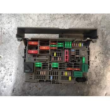 CAJA RELES / FUSIBLES 911944606 20D 2009