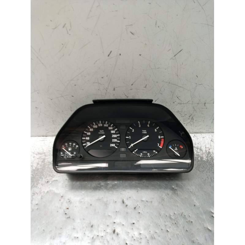 Recambio de cuadro instrumentos para bmw 5 (e34) 520 i 24v referencia OEM IAM 9220300940 8359354 1988