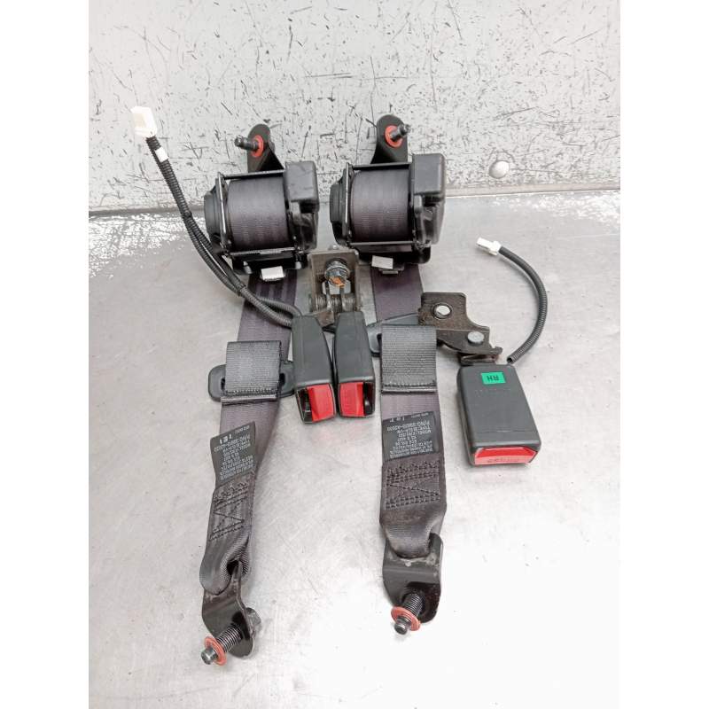 Recambio de juego cinturones trasero para kia cee´d (jd) 1.6 gdi referencia OEM IAM  3P 2012