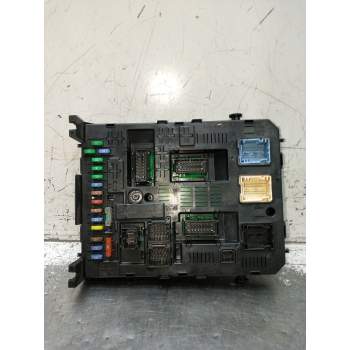 CAJA RELES / FUSIBLES 281197595 2004