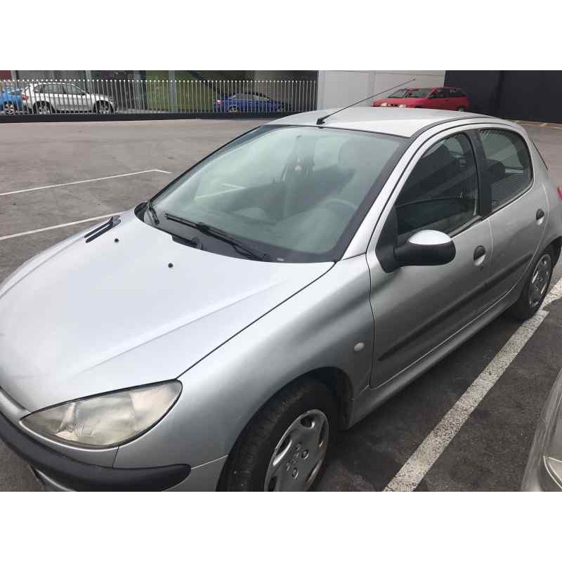 peugeot 206 berlina del año 2000