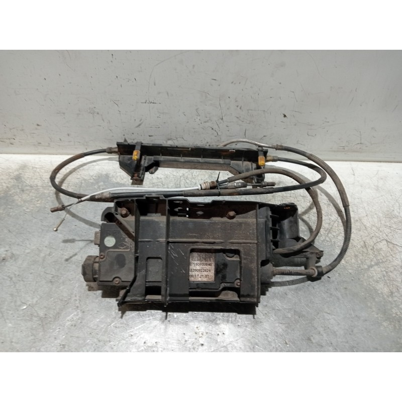 Recambio de freno de mano electrico para renault scenic ii confort authentique referencia OEM IAM 8200522625  