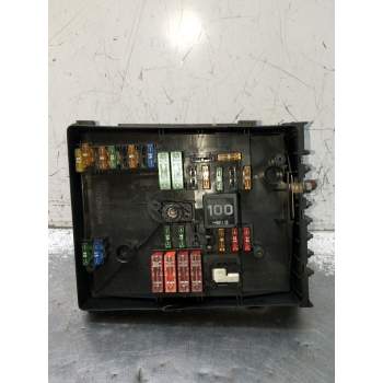 CAJA RELES / FUSIBLES 017181301 2004