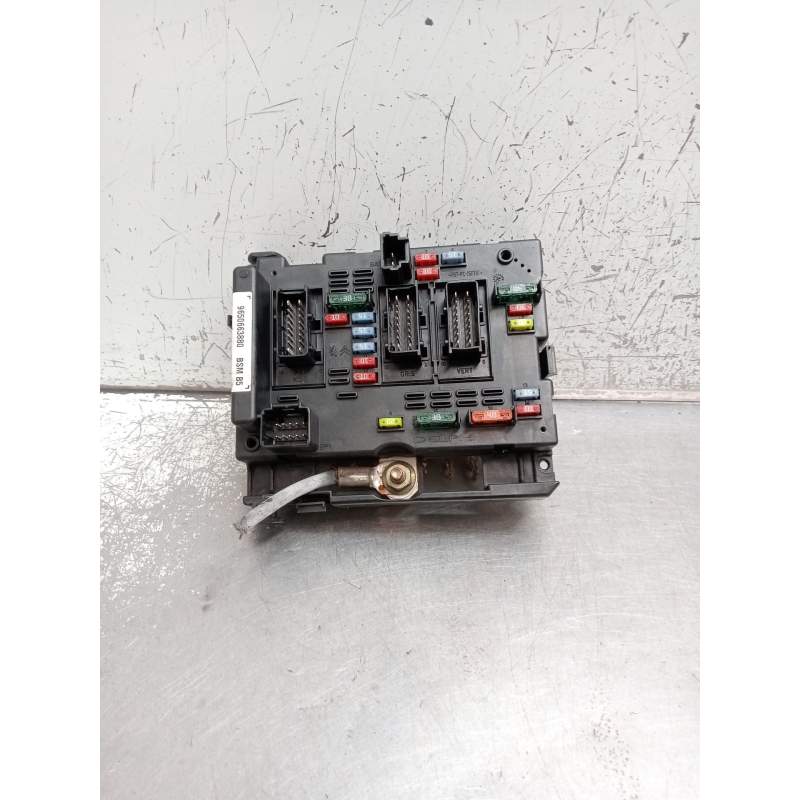Recambio de caja reles / fusibles para peugeot 307 cc (3b) 2.0 hdi 135 referencia OEM IAM 9650663880 BSMB5 