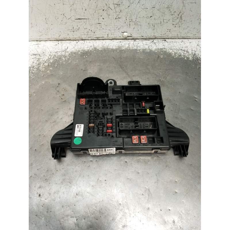 Recambio de caja reles / fusibles para opel insignia a (g09) 2.0 cdti (68) referencia OEM IAM 13277317  2008