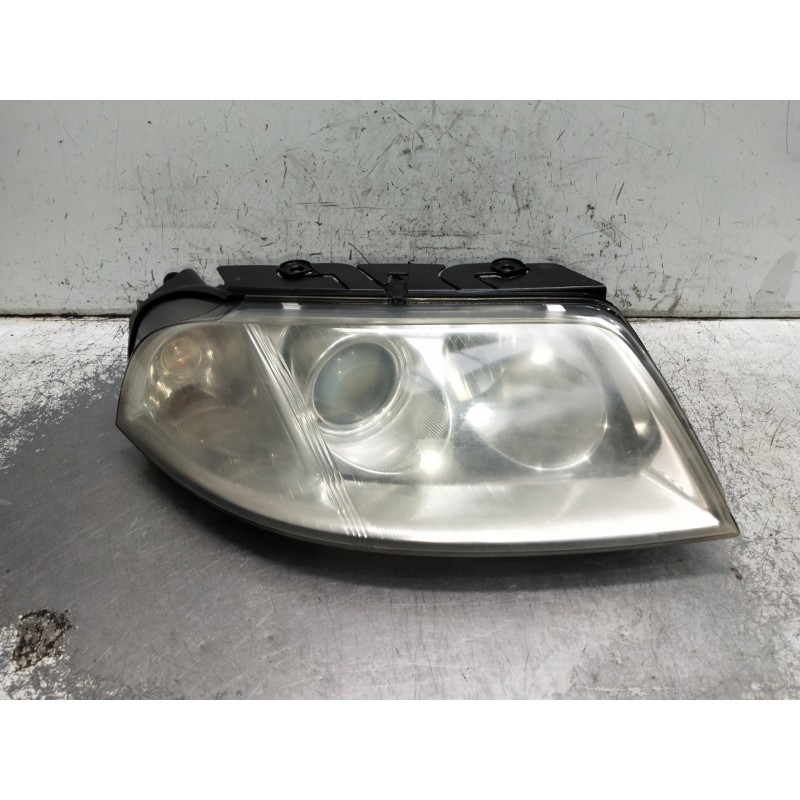 Recambio de faro derecho para volkswagen passat berlina (3b3) comfortline referencia OEM IAM 3B0941016AN  