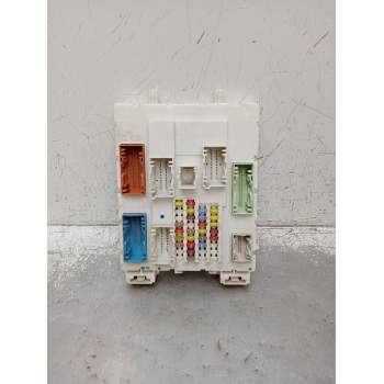 CAJA RELES / FUSIBLES BY45204110622 BV6T14014CAC AV6T9A340AAA 2011