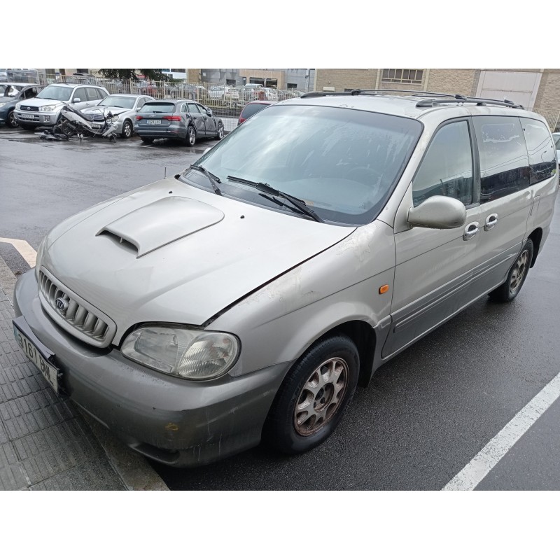 kia carnival del año 2001