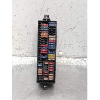 CAJA RELES / FUSIBLES 63598004 2007