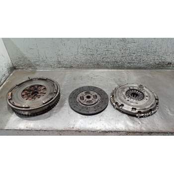 KIT EMBRAGUE 326013210 18