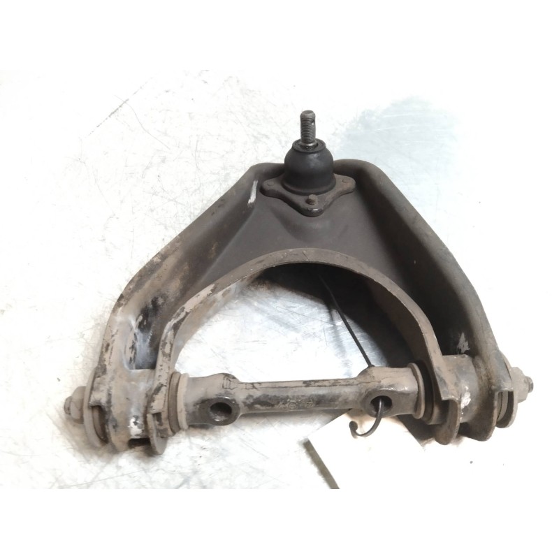 Recambio de brazo suspension superior delantero izquierdo para nissan vanette (c 220) referencia OEM IAM   