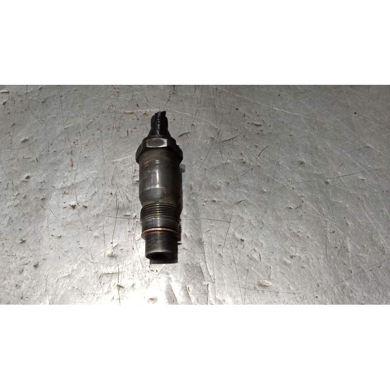 Recambio de inyector para chrysler voyager ii (es) 2.5 td referencia OEM IAM KCA17S70370  