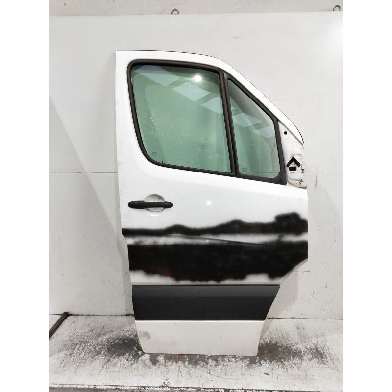 Recambio de puerta delantera derecha para mercedes-benz sprinterii caja cerrada (desde 01.06) referencia OEM IAM   5P