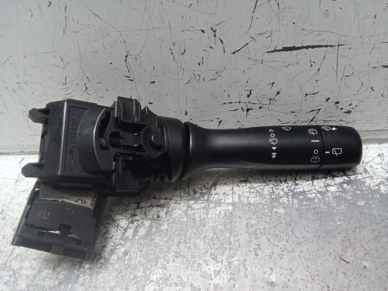 Recambio de mando limpia para toyota yaris 1.0 cat referencia OEM IAM   