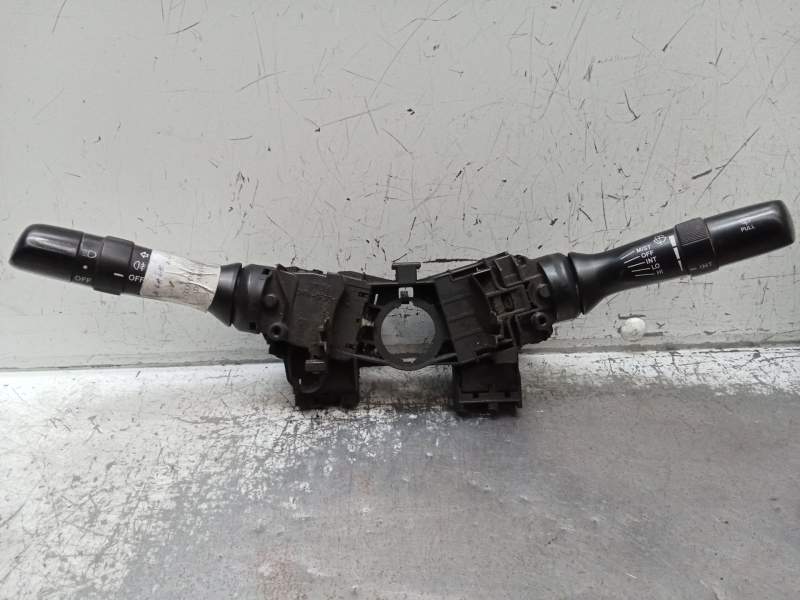 Recambio de mando luces para toyota hilux (kun) 2.5 turbodiesel referencia OEM IAM 5216017F019  