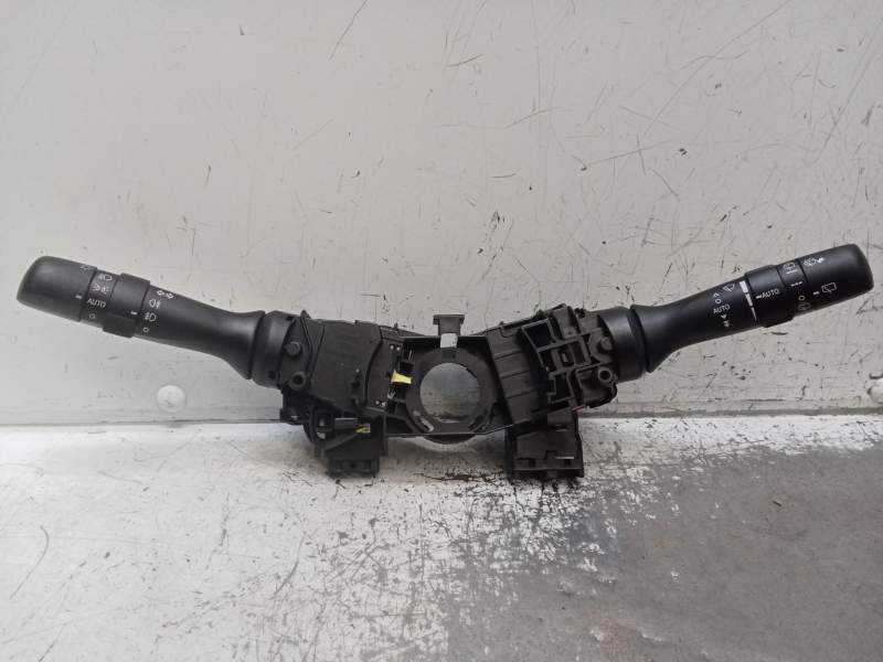 Recambio de mando luces para toyota avensis cross sport (t27) advance referencia OEM IAM   