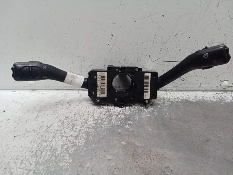 Recambio de mando luces para volkswagen golf iv berlina (1j1) highline referencia OEM IAM   