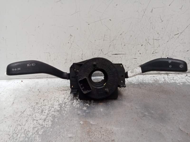 Recambio de mando luces para volkswagen polo (9n1) 1.2 referencia OEM IAM   