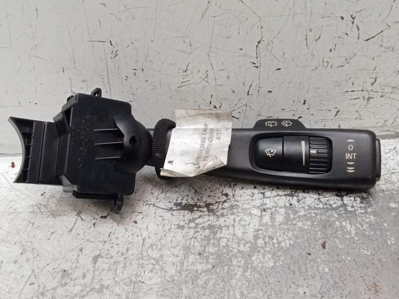 Recambio de mando limpia para volvo v50 familiar 2.0 diesel cat referencia OEM IAM   