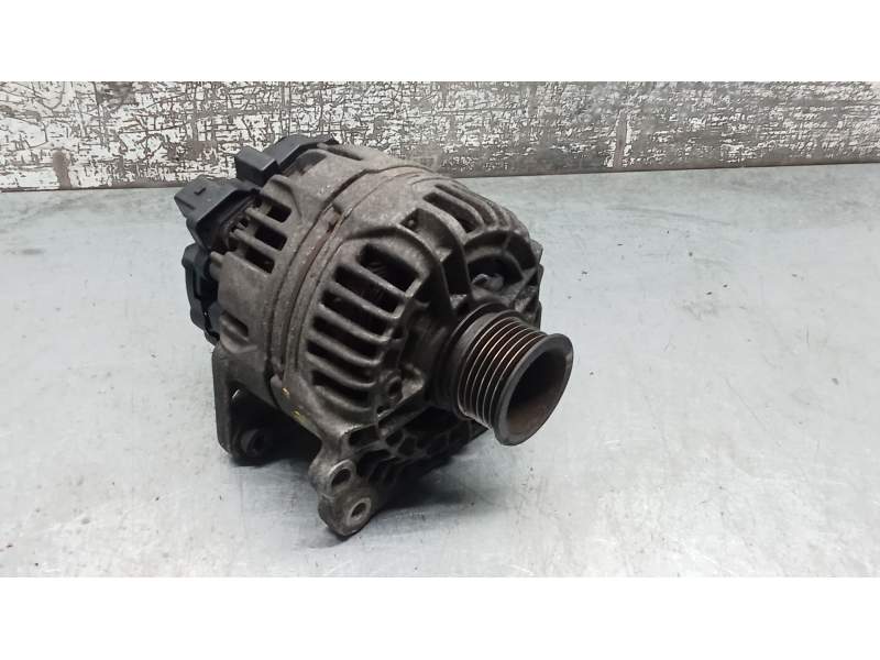 Recambio de alternador para seat ibiza ii (6k1) 1.4 i referencia OEM IAM 037903025L 0124315005 70A