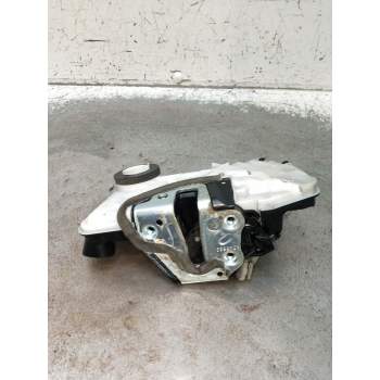MOTOR CIERRE CENTRALIZADO TRASERO DERECHO 61108232 5P 2015