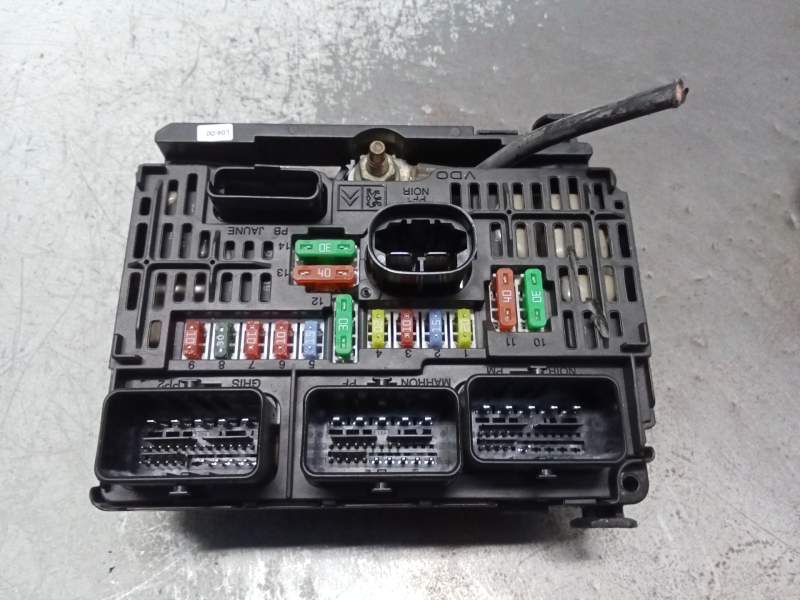 Recambio de caja reles / fusibles para peugeot 307 (3a/c) 2.0 hdi 135 referencia OEM IAM S1189830040 BSML0400 