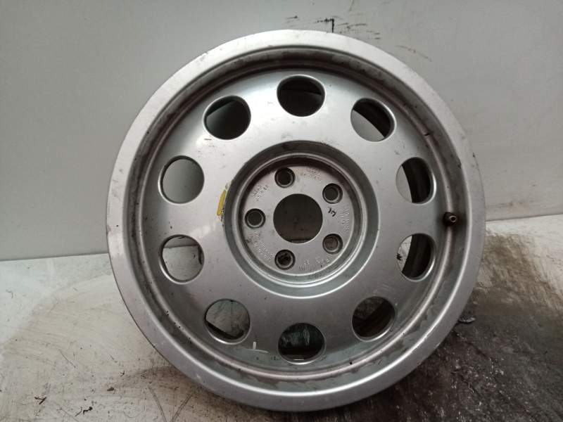 Recambio de llanta para audi a3 (8l) 1.6 ambiente referencia OEM IAM 6JX15EH ET38 8L0601025E 