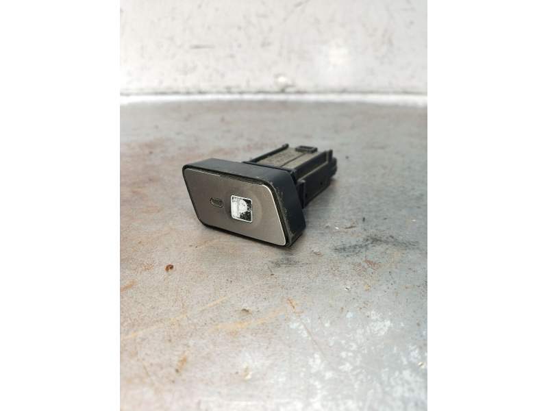Recambio de mando multifuncion para toyota prius plus (_w4_) 1.8 hybrid (zvw40w, zvw41w) referencia OEM IAM 15C315  2015