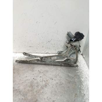 ELEVALUNAS DELANTERO DERECHO 8571062010 5P 2015