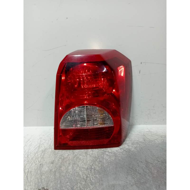Recambio de piloto trasero derecho para dodge caliber sxt referencia OEM IAM 05303752  
