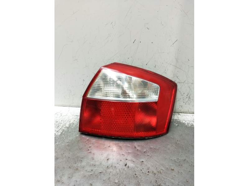 Recambio de piloto trasero derecho para audi a4 b6 (8e2) 1.8 t referencia OEM IAM   2001